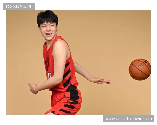 开拓者季前赛试验多种阵容 杨瀚森获增多出场时间承诺 开拓者季前赛试验多种阵容 杨瀚森获增多出场时间承诺